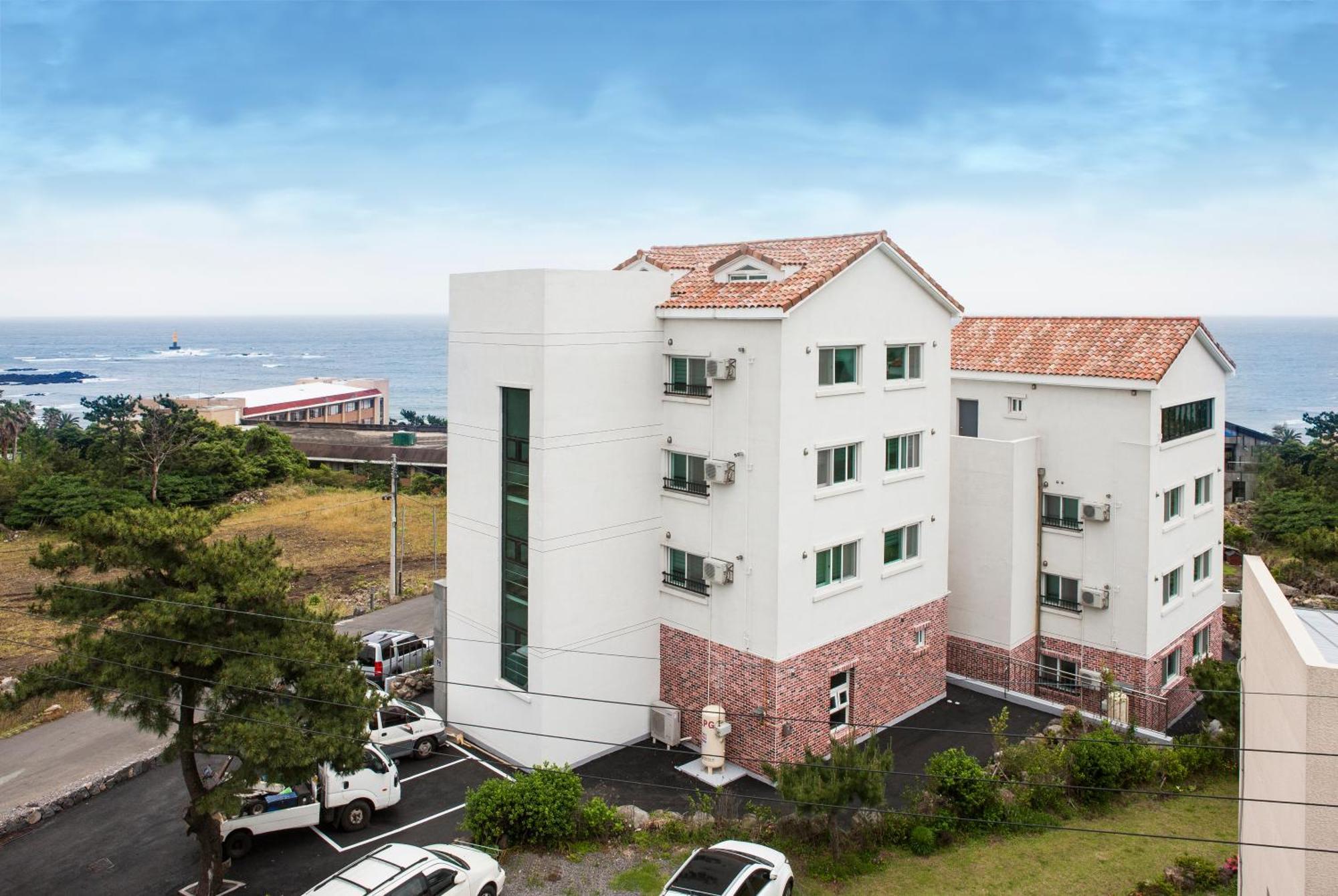 Jeju Aria Pension Exterior photo